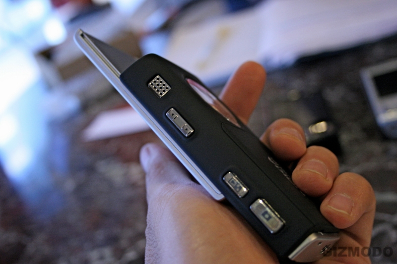 Illustration for article titled Hands On the Nokia N95i (The Black One) and the N95 US-Band Cellphone